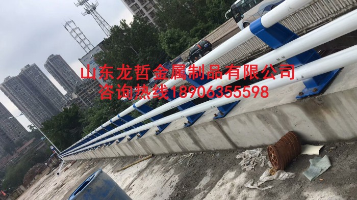 橋梁防撞護欄，防撞立柱